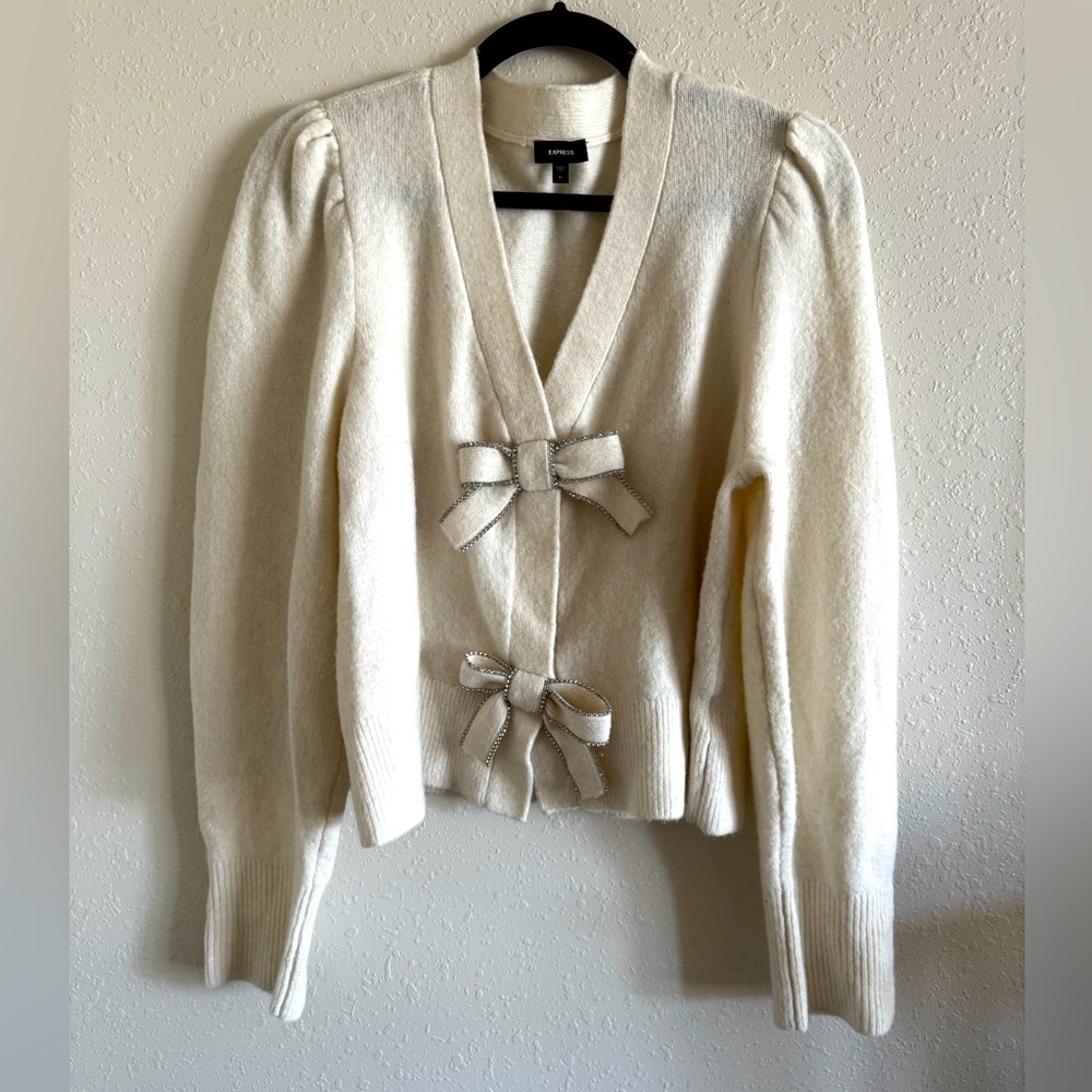 EXPRESS Bow V-Neck Puff Shoulder Cardigan Sweater in Ivory White